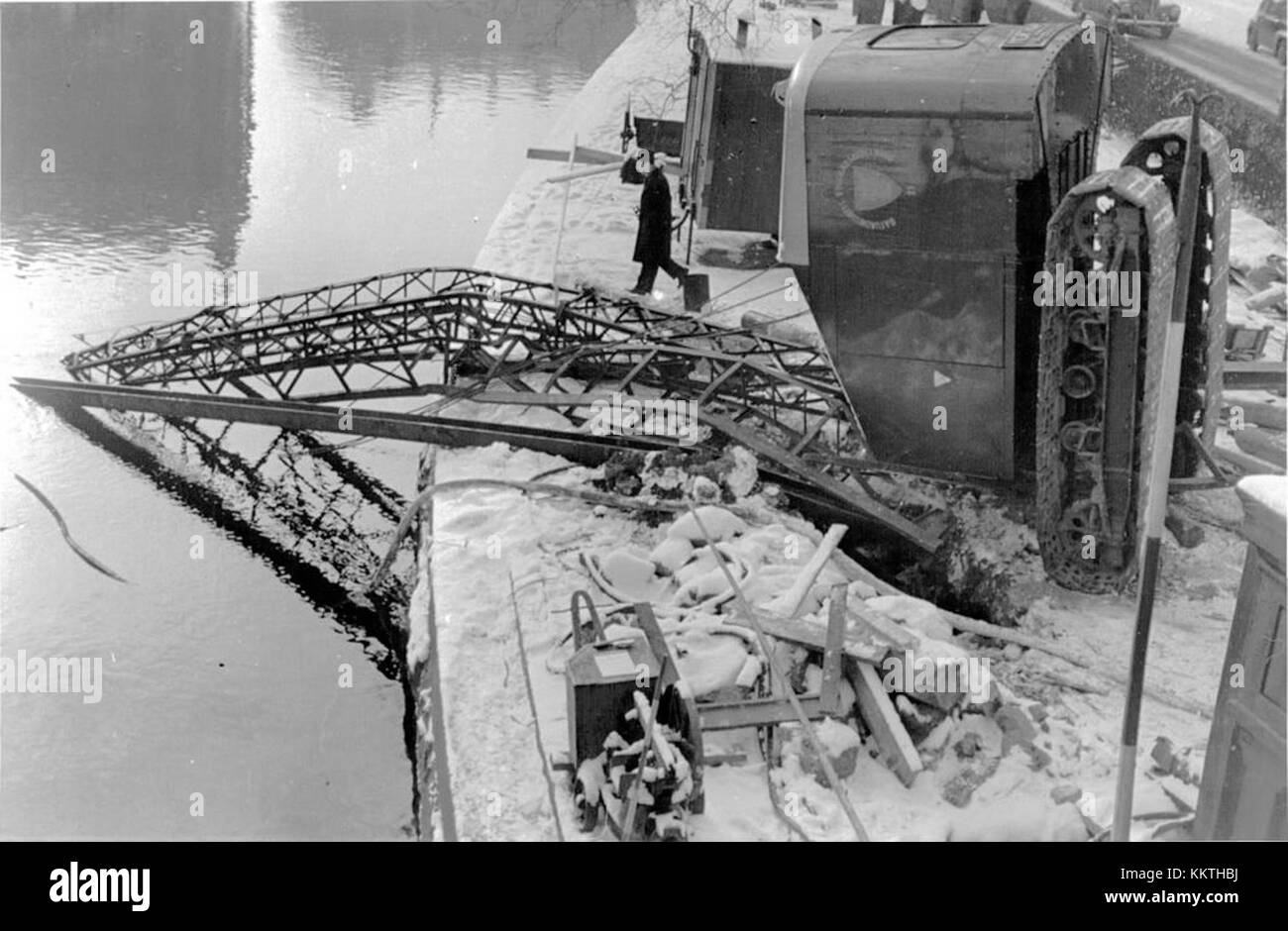 Une grue sur chenilles est tombée dans le canal 142355049552 de Riddarholm Banque D'Images