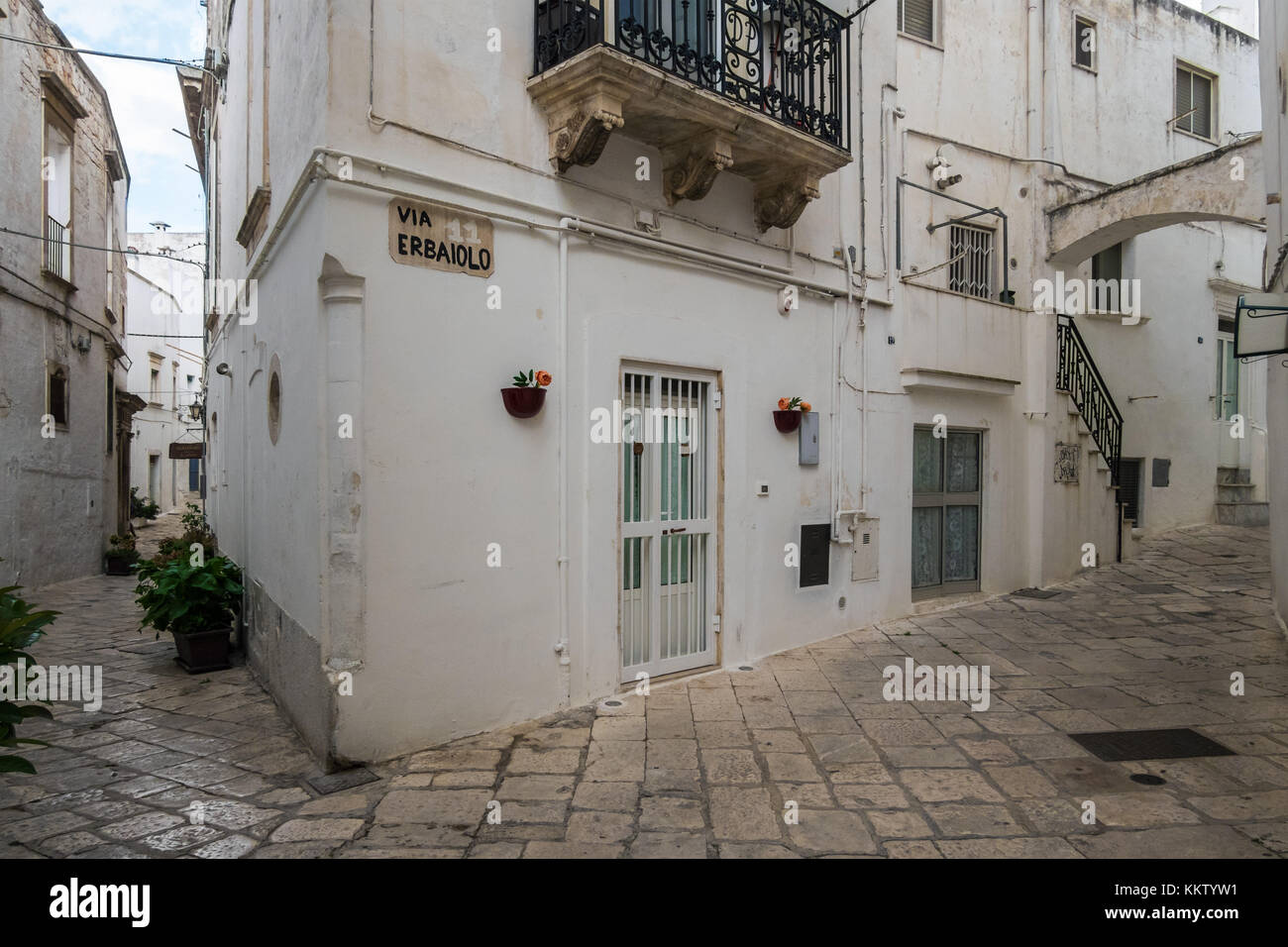 Martina Franca, Italie - L'élégant centre historique d'une ville blanche dans la province de Tarente, région des Pouilles, sud de l'Italie. Banque D'Images