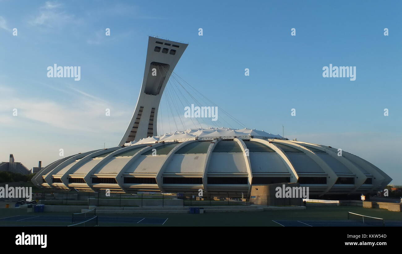 MONTRÉAL, CA : Stade olympique de Montréal le 31 juillet 2013. Situé dans le district d'Hochelaga-Maisonneuve, à Montréal, au Québec. Banque D'Images