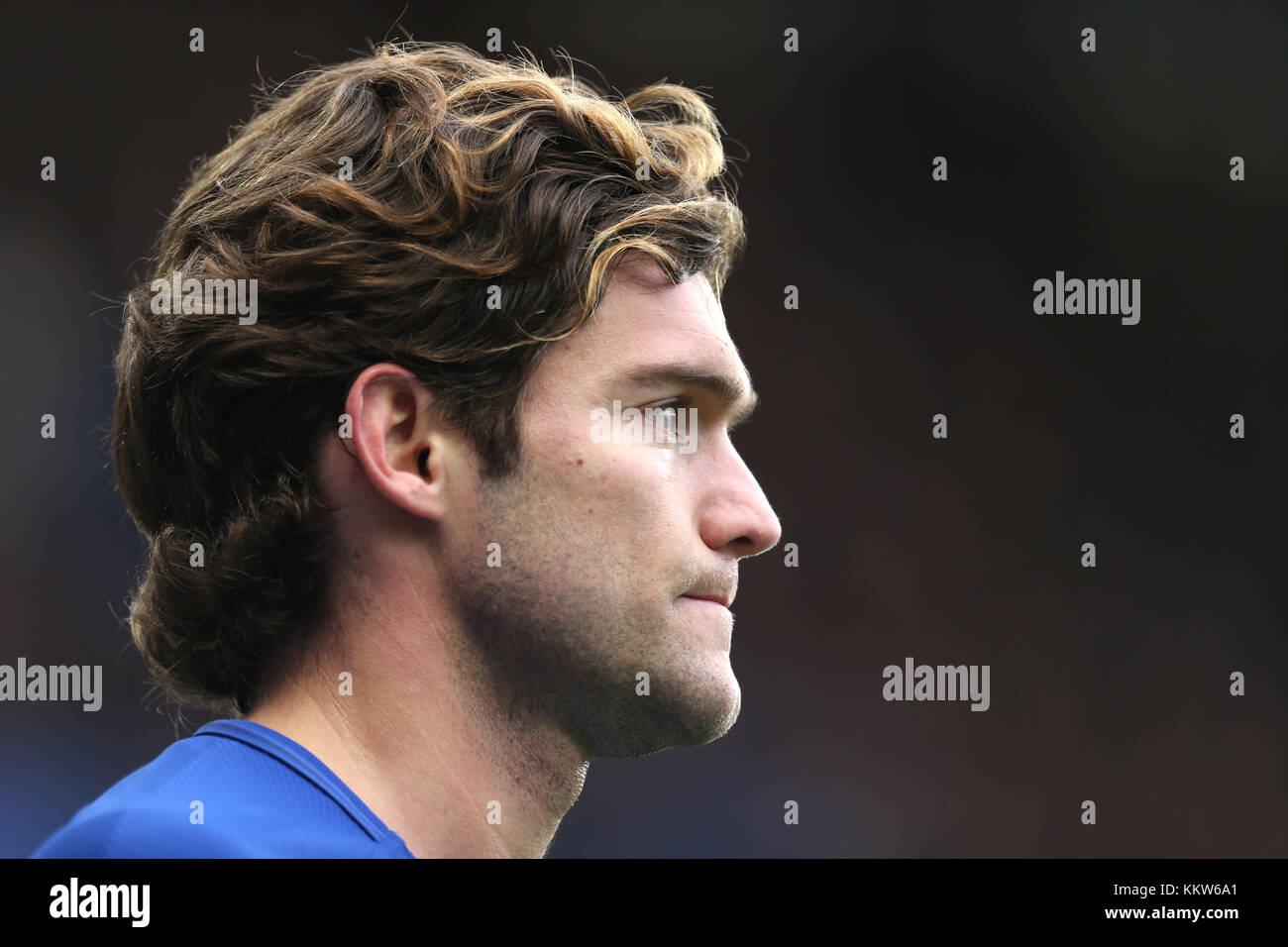 Marcos Alonso de Chelsea pendant le match de la Premier League à Stamford Bridge, Londres. ASSOCIATION DE PRESSE photo Date: Samedi 2 décembre 2017. Voir PA Story FOOTBALL Londres. Le crédit photo devrait se lire: Steven Paston/PA Wire. RESTRICTIONS : aucune utilisation avec des fichiers audio, vidéo, données, listes de présentoirs, logos de clubs/ligue ou services « en direct » non autorisés. Utilisation en ligne limitée à 75 images, pas d'émulation vidéo. Aucune utilisation dans les Paris, les jeux ou les publications de club/ligue/joueur unique. Banque D'Images