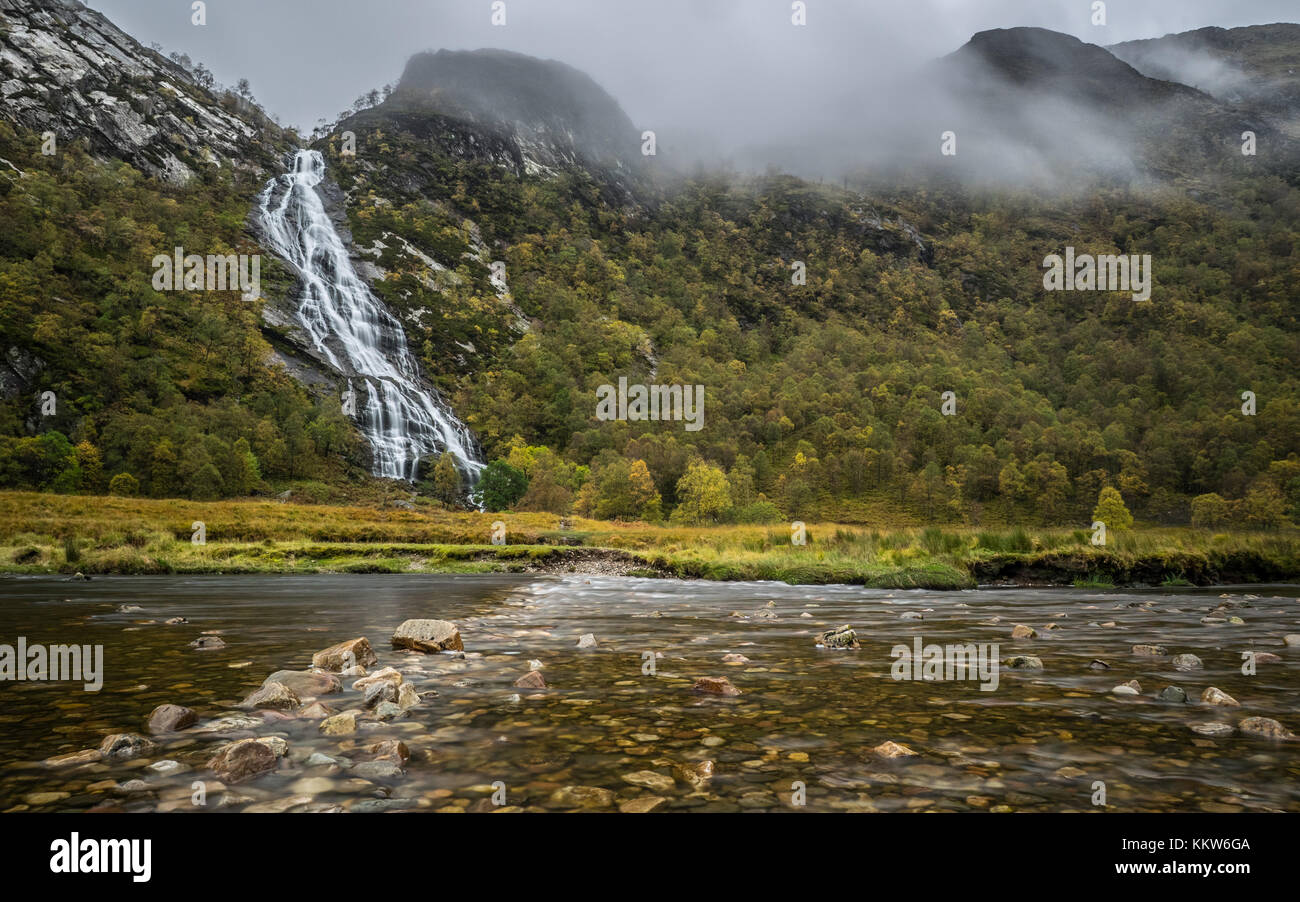 Steall Falls dans la région de Glen Nevis, Ecosse Banque D'Images