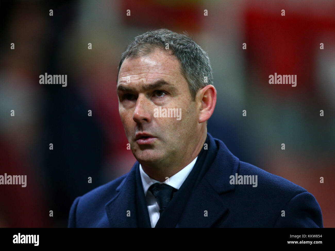 Paul Clement, directeur de Swansea City, semble abattu après le coup de sifflet final lors du match de la Premier League au stade Bet35, Stoke. ASSOCIATION DE PRESSE photo Date: Samedi 2 décembre 2017. Voir PA Story FOOTBALL Stoke. Le crédit photo devrait se lire comme suit : Dave Thompson/PA Wire. RESTRICTIONS : aucune utilisation avec des fichiers audio, vidéo, données, listes de présentoirs, logos de clubs/ligue ou services « en direct » non autorisés. Utilisation en ligne limitée à 75 images, pas d'émulation vidéo. Aucune utilisation dans les Paris, les jeux ou les publications de club/ligue/joueur unique Banque D'Images