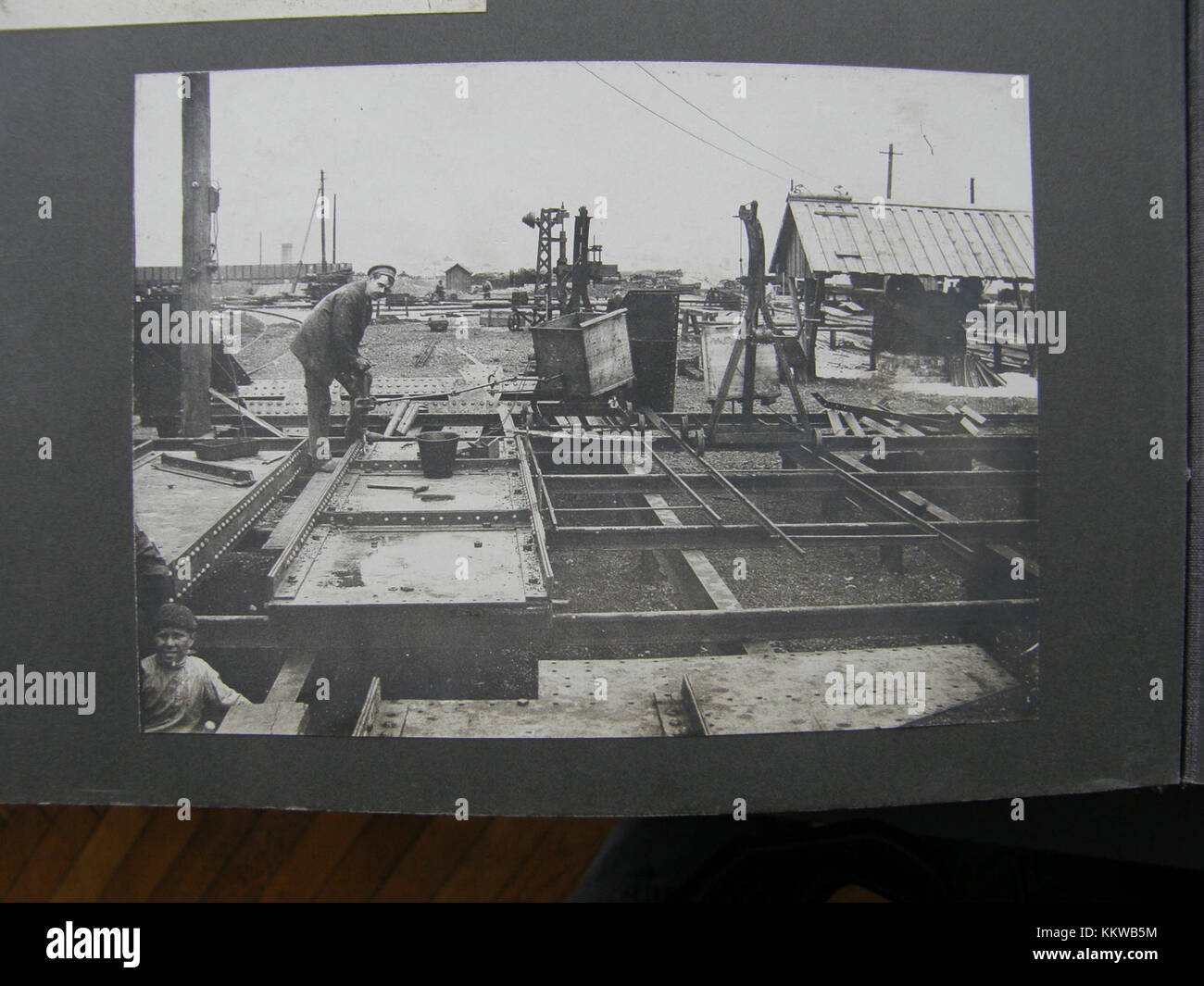 Cette photo du Musée d'histoire de l'usine métallurgique de Donetsk documente l'histoire de l'usine et son impact industriel. Il souligne le rôle de la métallurgie dans le développement de Donetsk, en Ukraine. Banque D'Images