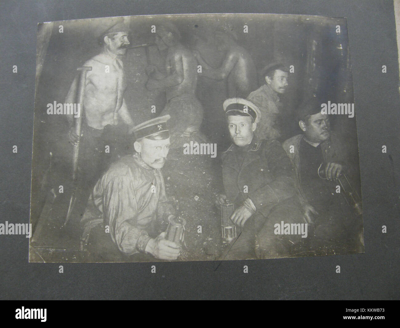 Cette photo du Musée d'histoire de l'usine métallurgique de Donetsk donne un aperçu de l'histoire industrielle de la région, soulignant l'importance de la métallurgie dans le développement économique de Donetsk. Banque D'Images