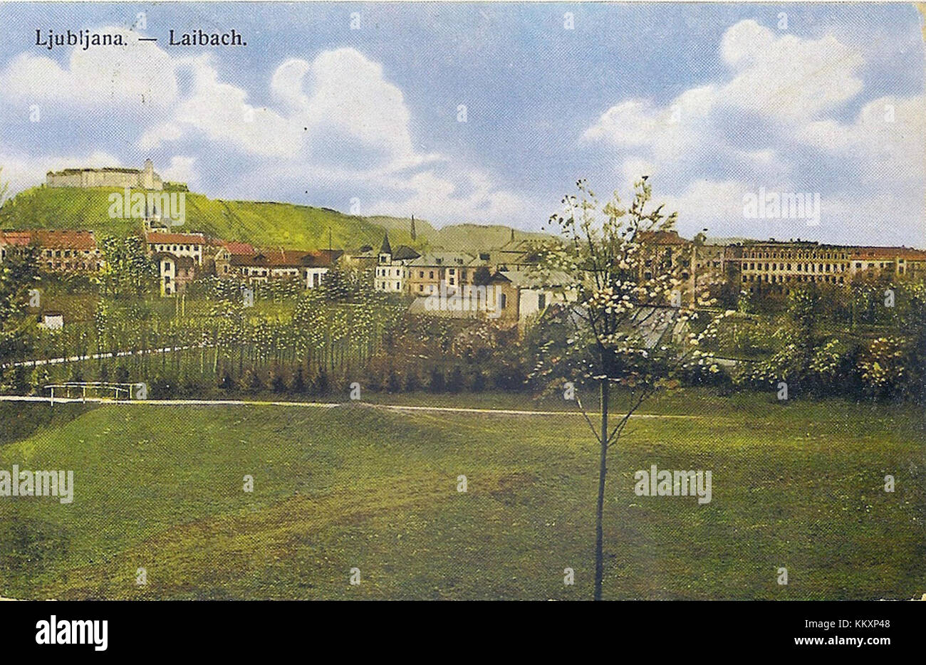 Razglednica parka Tivoli fait référence à une carte postale représentant le parc Tivoli, situé à Ljubljana, Slovénie. Le parc est connu pour sa verdure luxuriante et son importance historique en tant que zone de loisirs. Banque D'Images