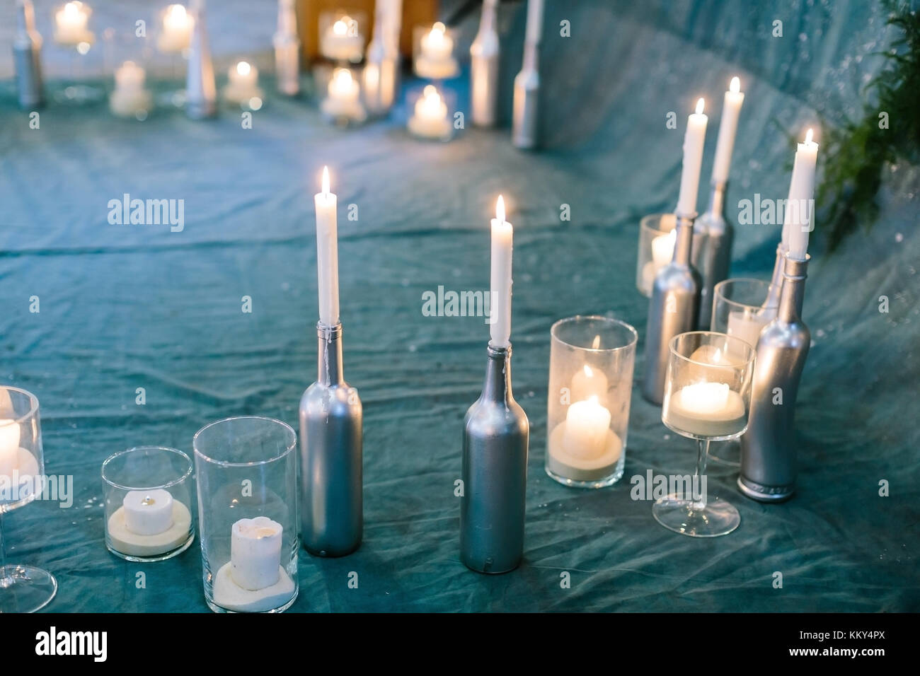 Différents types de bougies Banque de photographies et d'images à haute  résolution - Alamy