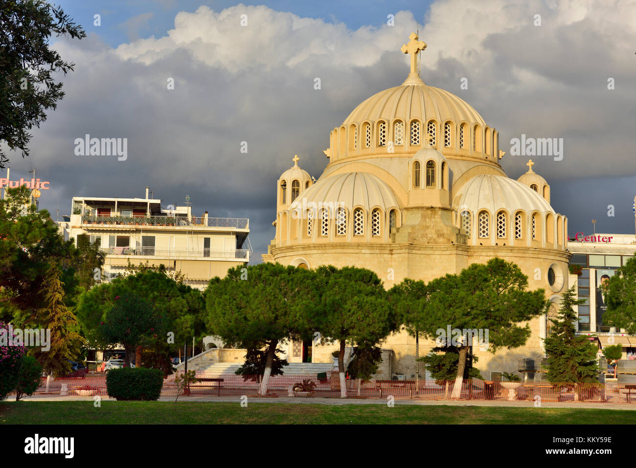 Saints Constantin et Hélène Cathédrale Orthodoxe de Glyfada, banlieue d'Athènes, Grèce Banque D'Images