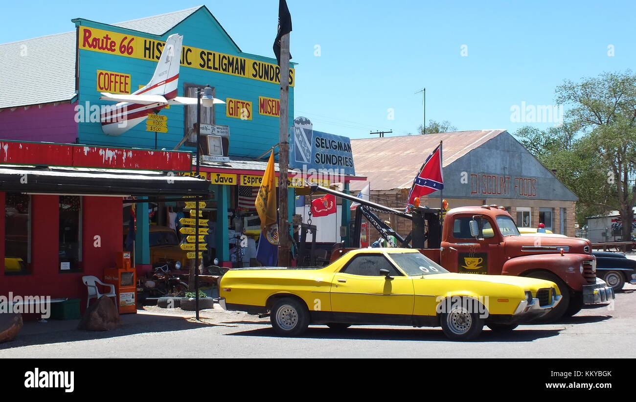 Seligman, Arizona, USA, juin 23,2013 : Seligman Historique Articles divers cadeaux sur la Route 66. Banque D'Images