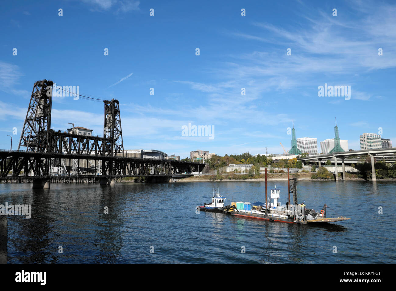 Pont sur la rivière Willamette à Portland Oregon USA KATHY DEWITT Banque D'Images