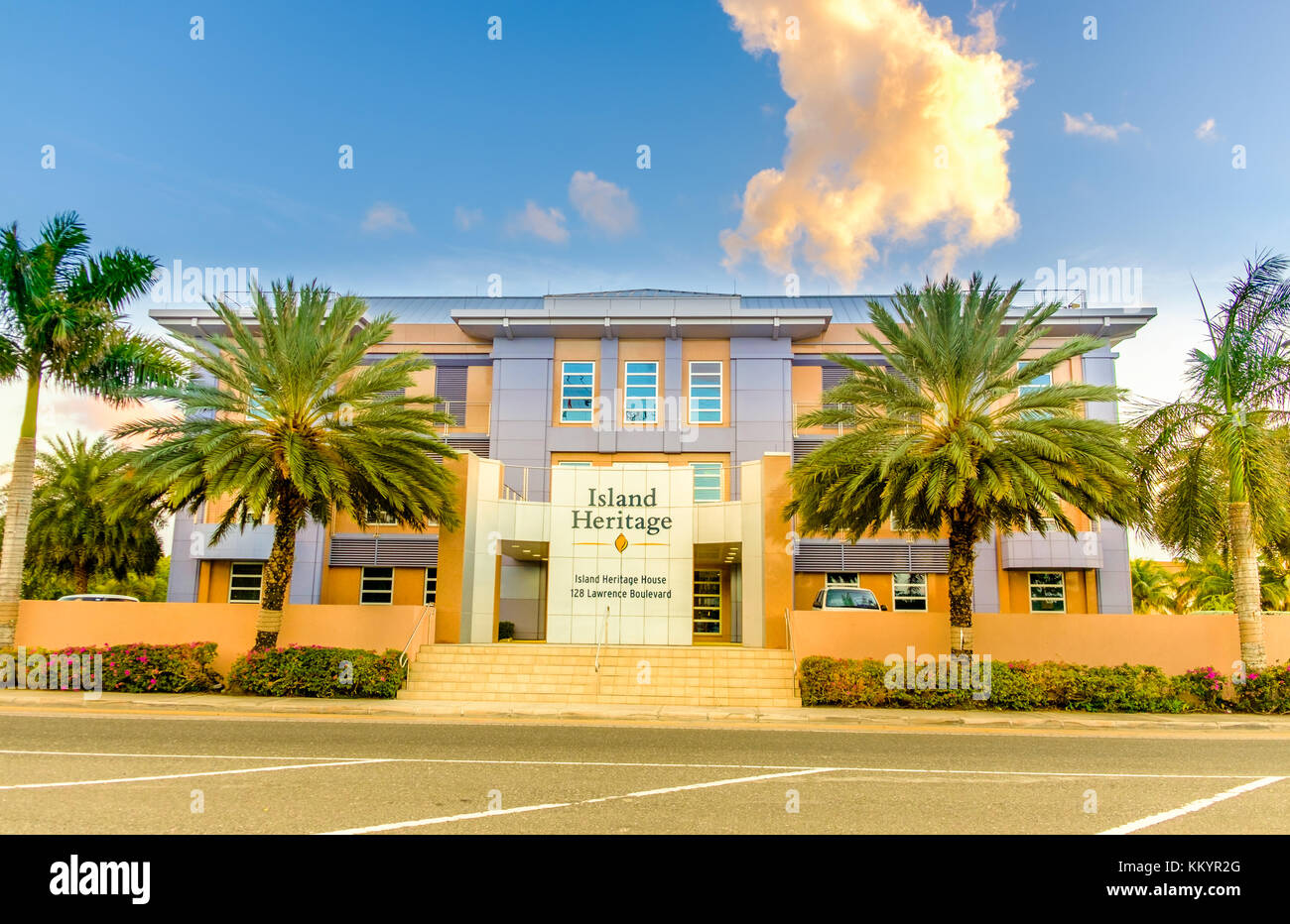 Grand Cayman, îles Caïmans, Nov 2017, Island Heritage House Building, compagnie d'assurance dans les Caraïbes Banque D'Images