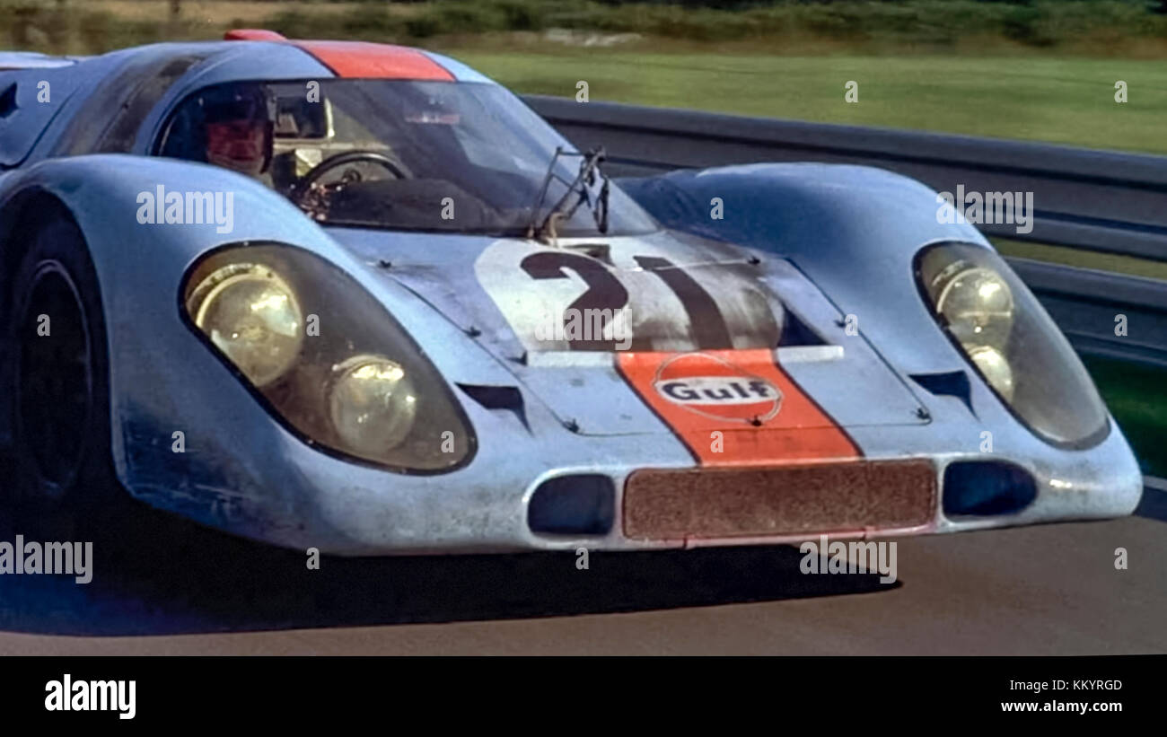 Steve McQueen comme Michael Delaney pilote de course au volant de l'équipe du Golfe' s Porsche 917 de 'Le Mans' (1971) réalisé par Lee H. Katzin. Banque D'Images