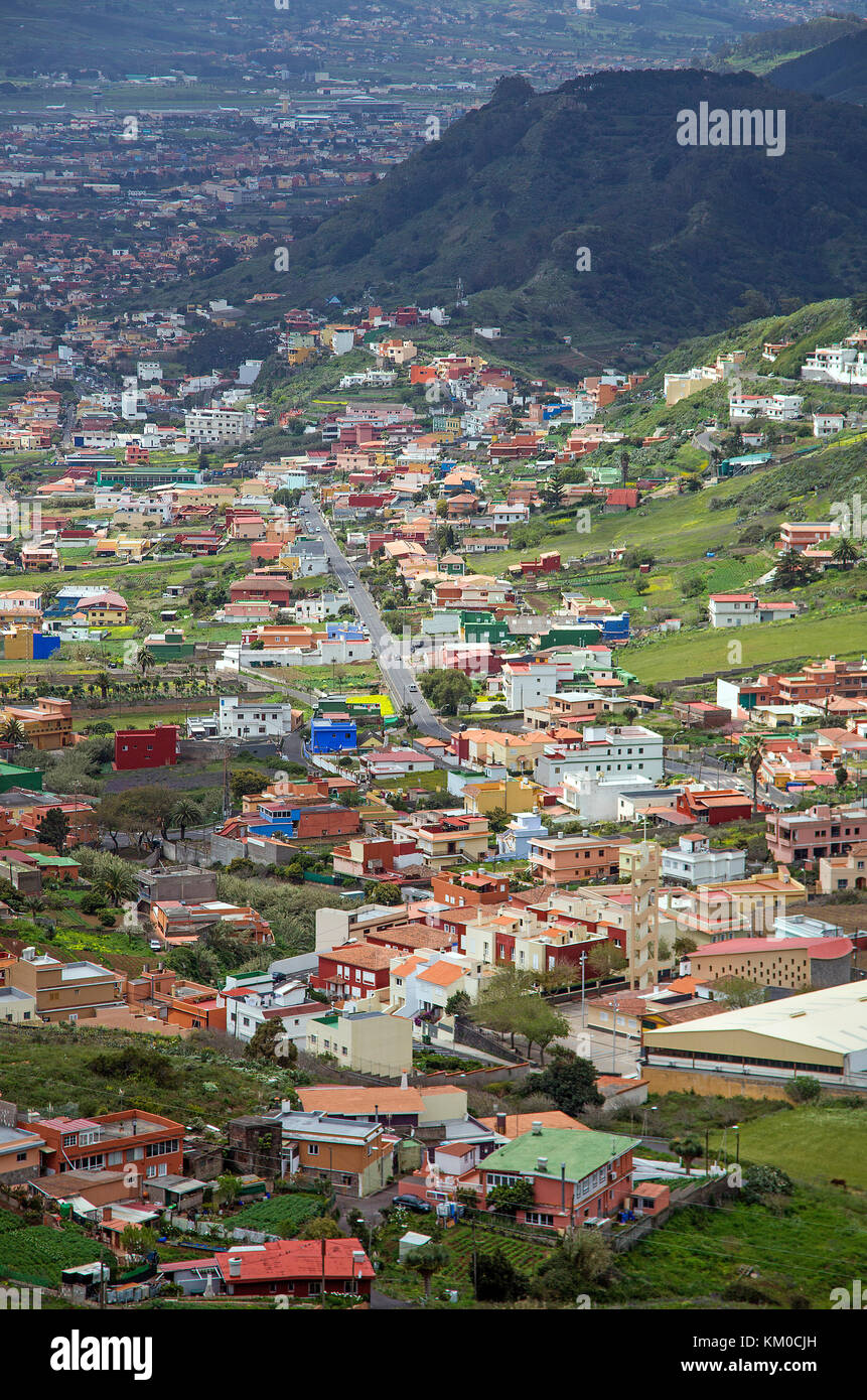 Vue du point de vue mirador de las Mercedes sur San Cristobal de la laguna, les montagnes d'Anaga, île de Tenerife, Canaries, Espagne Banque D'Images