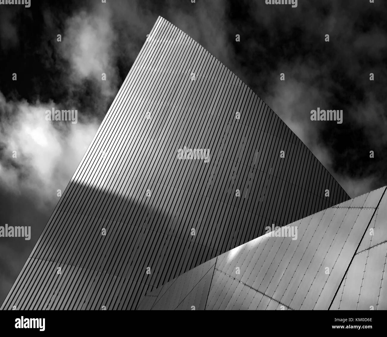 Daniel liebskind's Imperial War Museum North, Salford Quays, Manchester. Banque D'Images