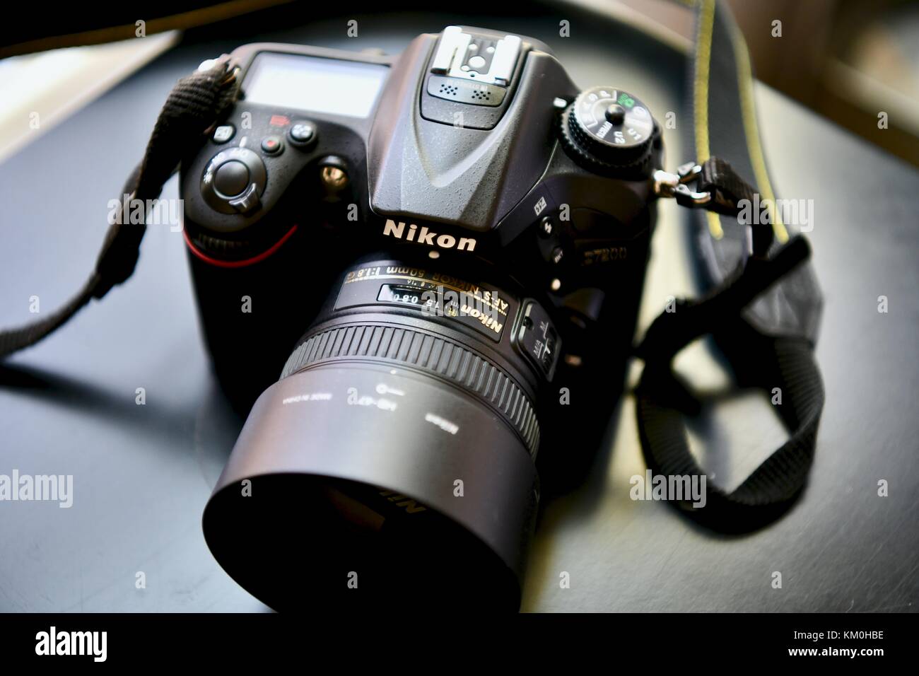 Appareil photo reflex numérique Nikon D7200 avec objectif Nikkor 50 mm  Photo Stock - Alamy