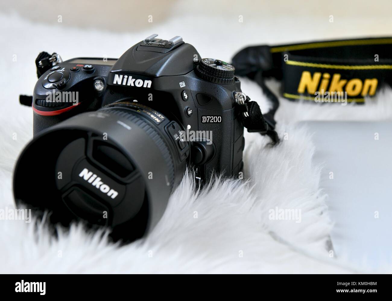 Appareil photo reflex numérique Nikon D7200 avec objectif Nikkor 50 mm  Photo Stock - Alamy