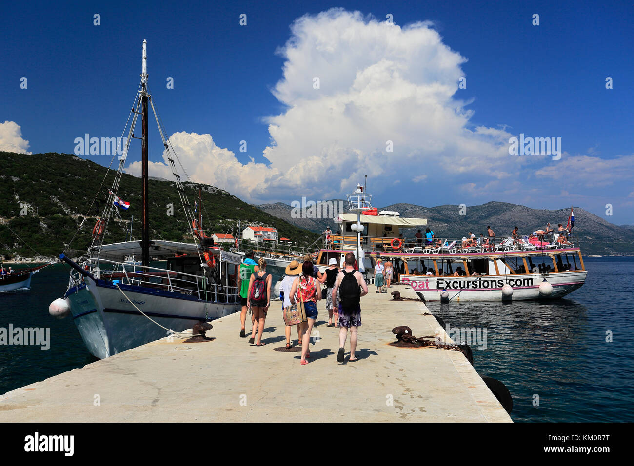 Vue d'été sur l'île de Sipan, l'une des îles Élaphites près de Dubrovnik, la côte dalmate, Mer Adriatique, la Croatie, l'Europe Banque D'Images