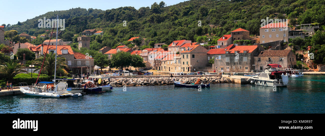 Vue d'été sur l'île de Sipan, l'une des îles Élaphites près de Dubrovnik, la côte dalmate, Mer Adriatique, la Croatie, l'Europe Banque D'Images