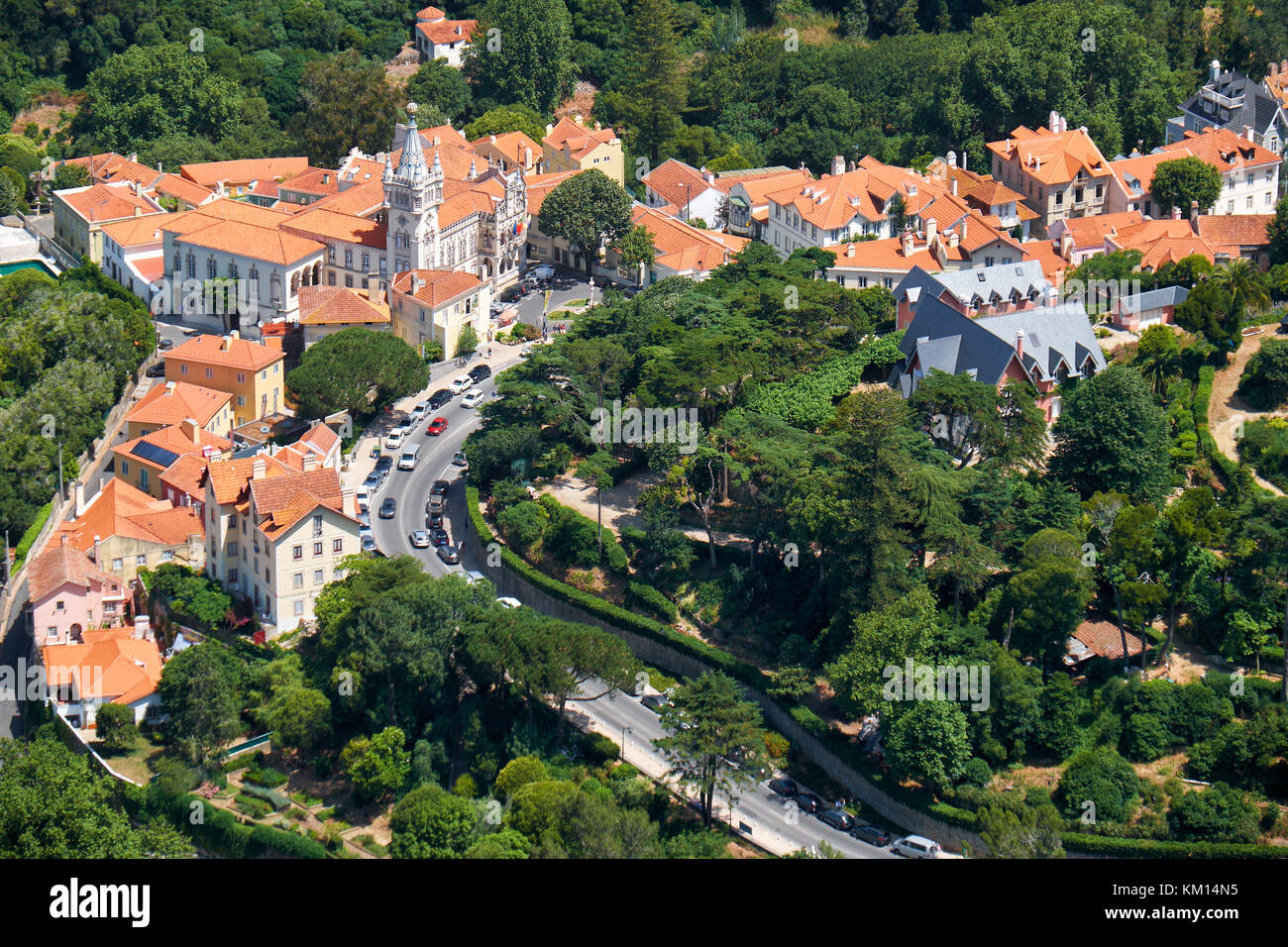 Vue d'ensemble sur les palais de Sintra (palais de ville) - la famille royale portugaise médiévale utilisée comme résidence d'été de la cour, un abri pour la chasse. sin Banque D'Images