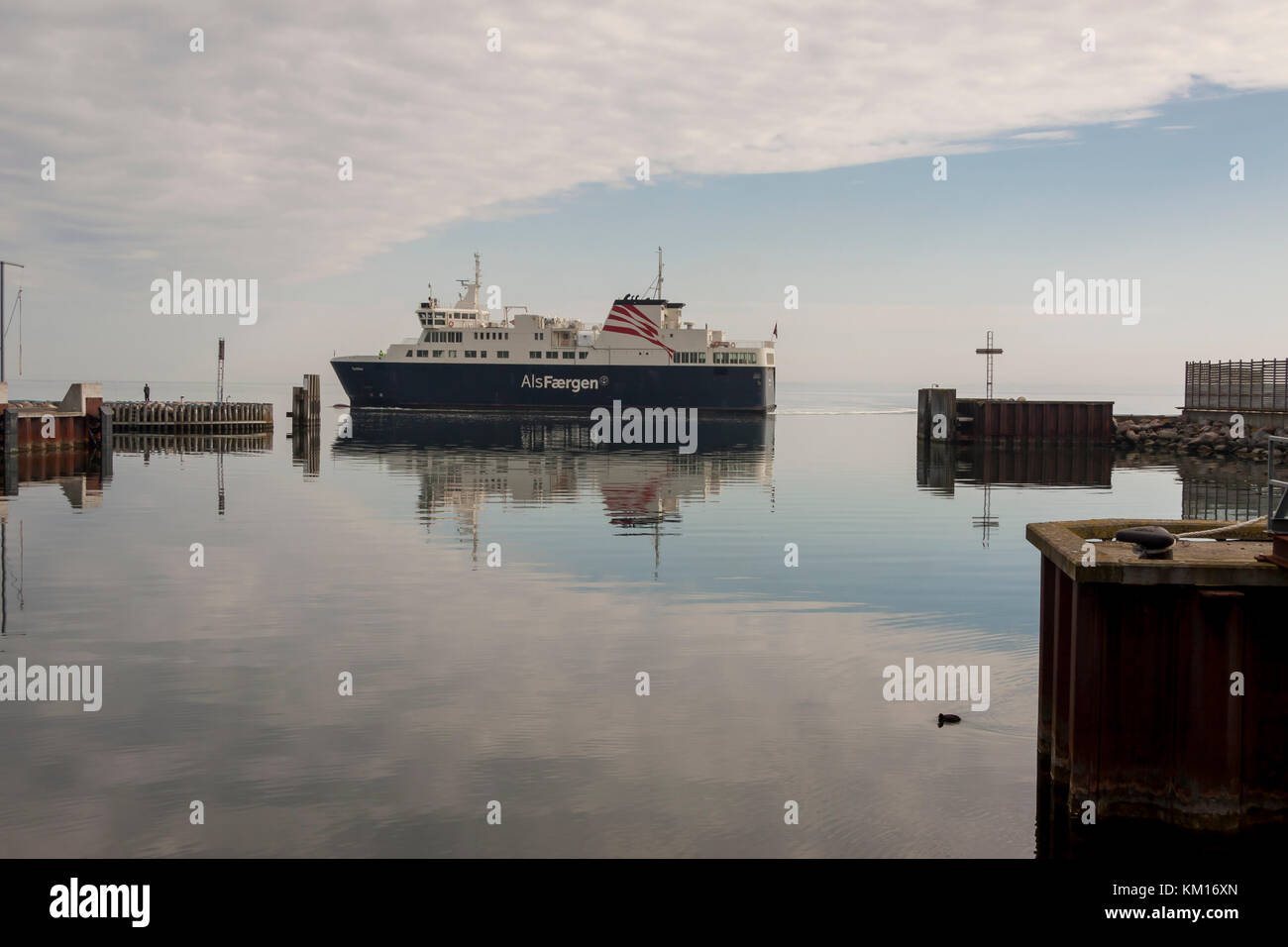 Fynshav, Danemark - 7 mai 2017 : alsfaergen ferry quitte le port le 7 mai 2017 dans fynshav, Danemark. Le ferry relie fynshav bojden avec au Danemark. Banque D'Images