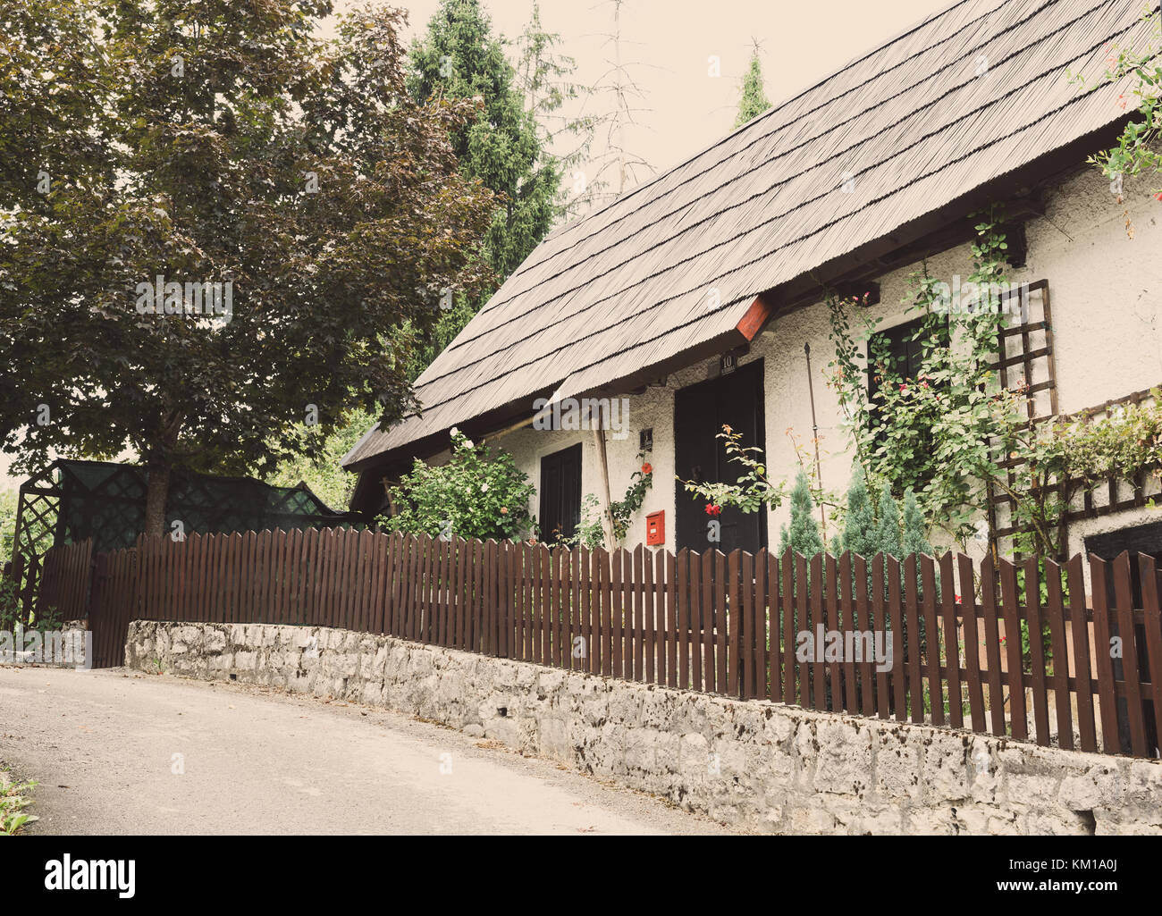 Une rue de la ville de Slunj en Croatie centrale Banque D'Images
