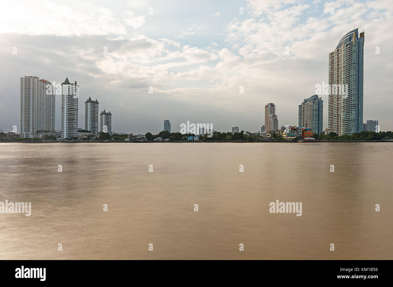 Une sélection d'immeubles en copropriété de bangkok au sud de la rivière Chao Praya de asiatique Banque D'Images