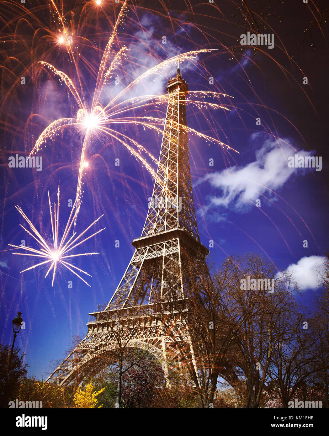 Célébration de nouvel an dans la ville - tour eiffel (Paris, France) avec Fireworks Banque D'Images