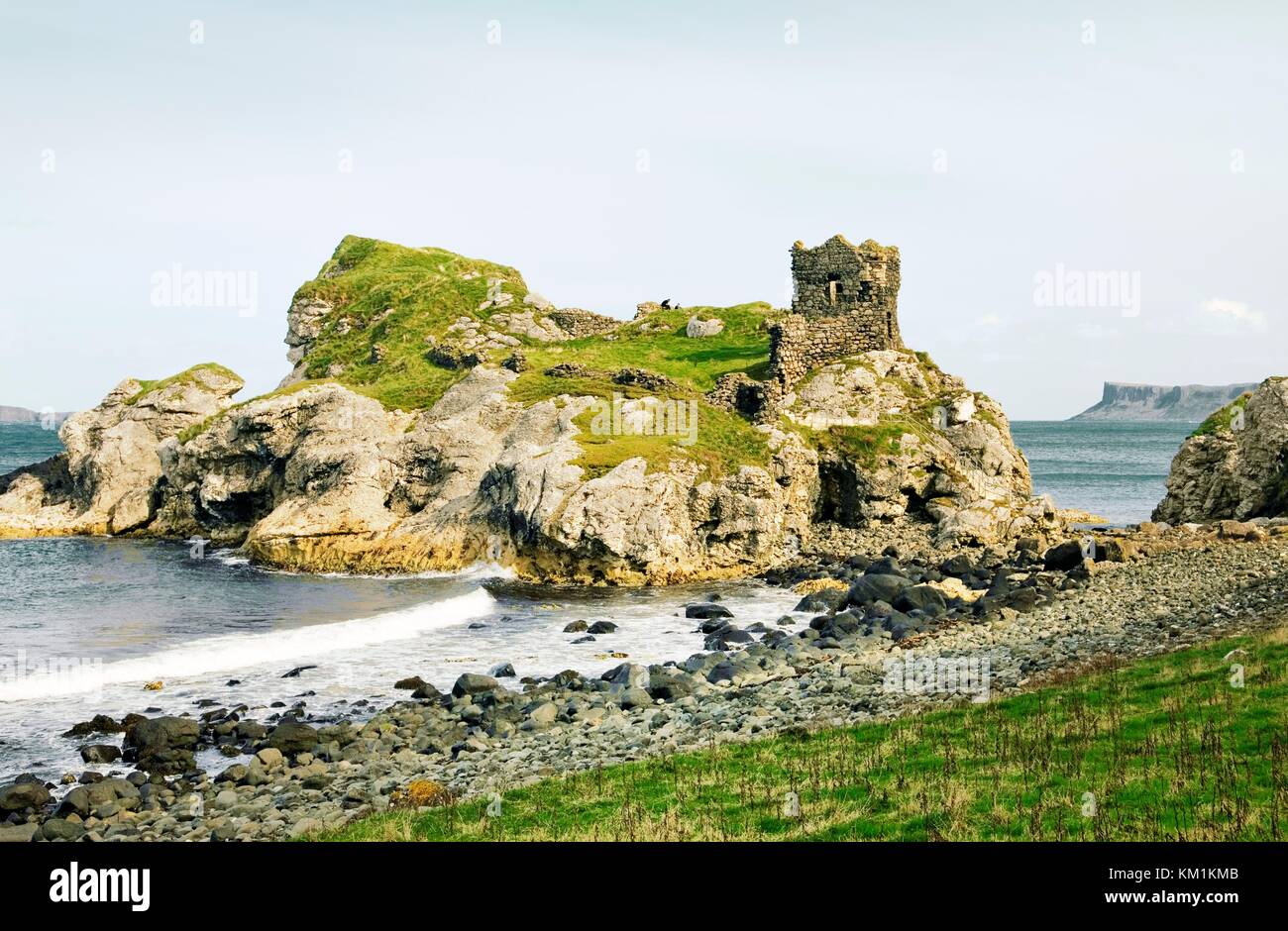 16E C. Kinbane Castle sur Kinbane Head près de Ballintoy sur la côte entre Ballycastle et Bushmills, Irlande du Nord. Banque D'Images