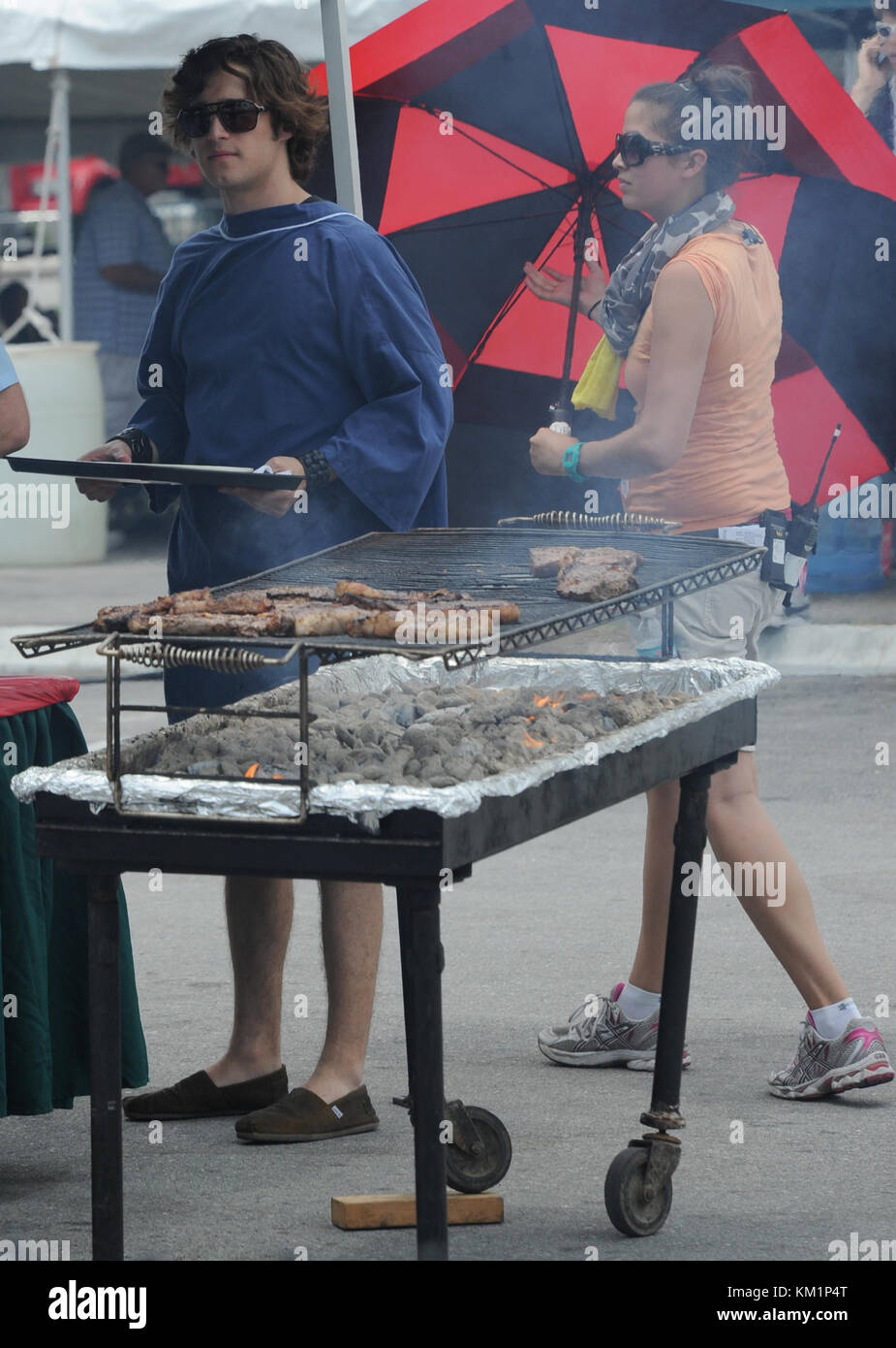 HOLLYWOOD, FL - 13 MAI : premières photos de Julianne Hough et Diego Boneta en costume pour la première fois sur le plateau de 'Rock of Ages' avec Tom Cruise. Le 13 mai 2011 à Miami Beach, Floride. Les gens : Diego Boneta Banque D'Images