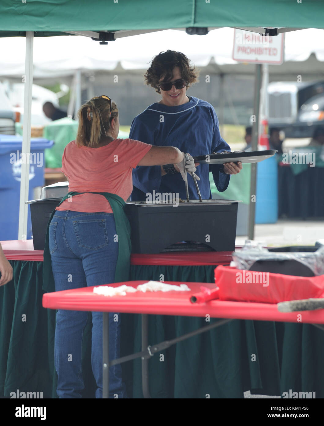 HOLLYWOOD, FL - 13 MAI : premières photos de Julianne Hough et Diego Boneta en costume pour la première fois sur le plateau de 'Rock of Ages' avec Tom Cruise. Le 13 mai 2011 à Miami Beach, Floride. Les gens : Diego Boneta Banque D'Images