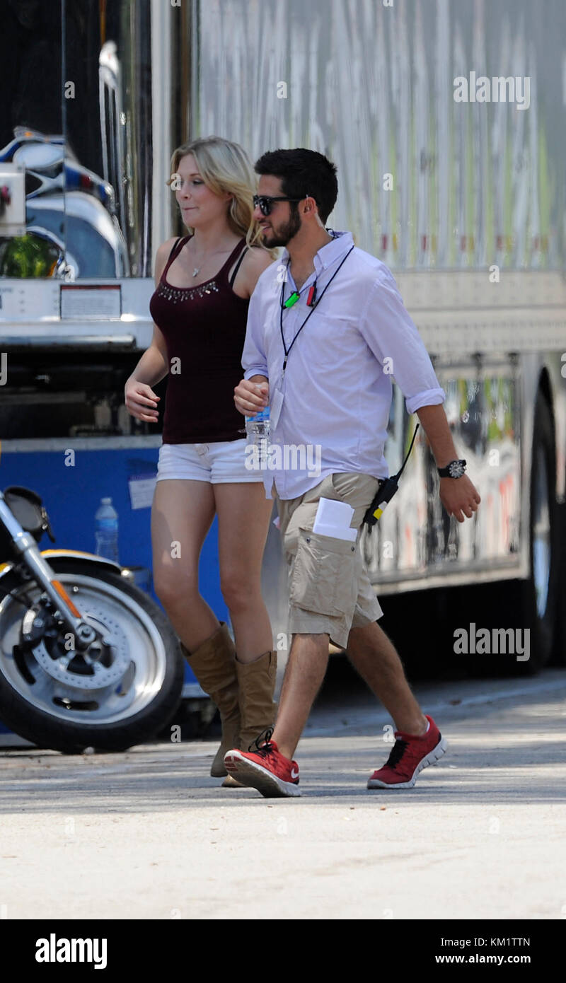 Fort Lauderdale, FL - 17 juin : voici la première image de Tom Cruise que vieillissement couvre-culasse stacee jax dans Rock of Ages. Le film a également étoiles mary j. blige, julianne Hough, Alec Baldwin, Paul Giamatti, diego bonet, Russell Brand, CATHERINE ZETA-JONES, Bryan cranston et malin akerman le 17 juin 2011 à Fort Lauderdale, Floride personnes : malin akerman Banque D'Images