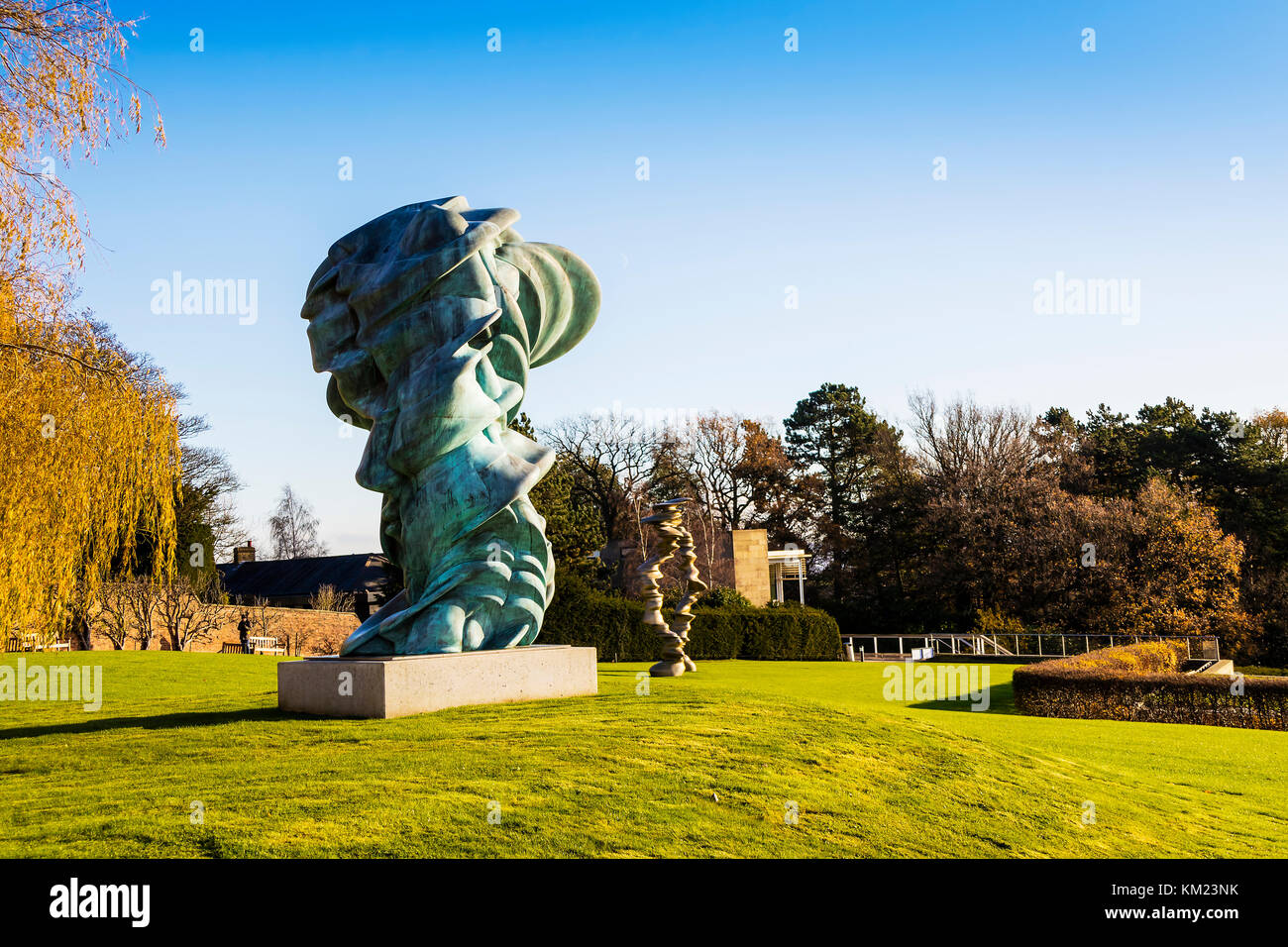 Sculpture moderne au Yorkshire Sculpture Park par Tony Cragg, Tommy, 2013. Banque D'Images