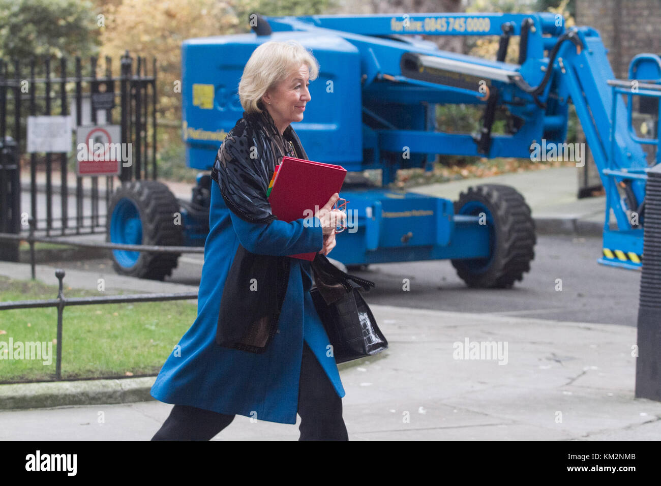 London uk. 4ème décembre 2017. ministre du cabinet britannique andrea leadsom mp quitte Downing street. andrea leadsom sert de lord président du conseil et chef de la Chambre des communes : crédit amer ghazzal/Alamy live news Banque D'Images