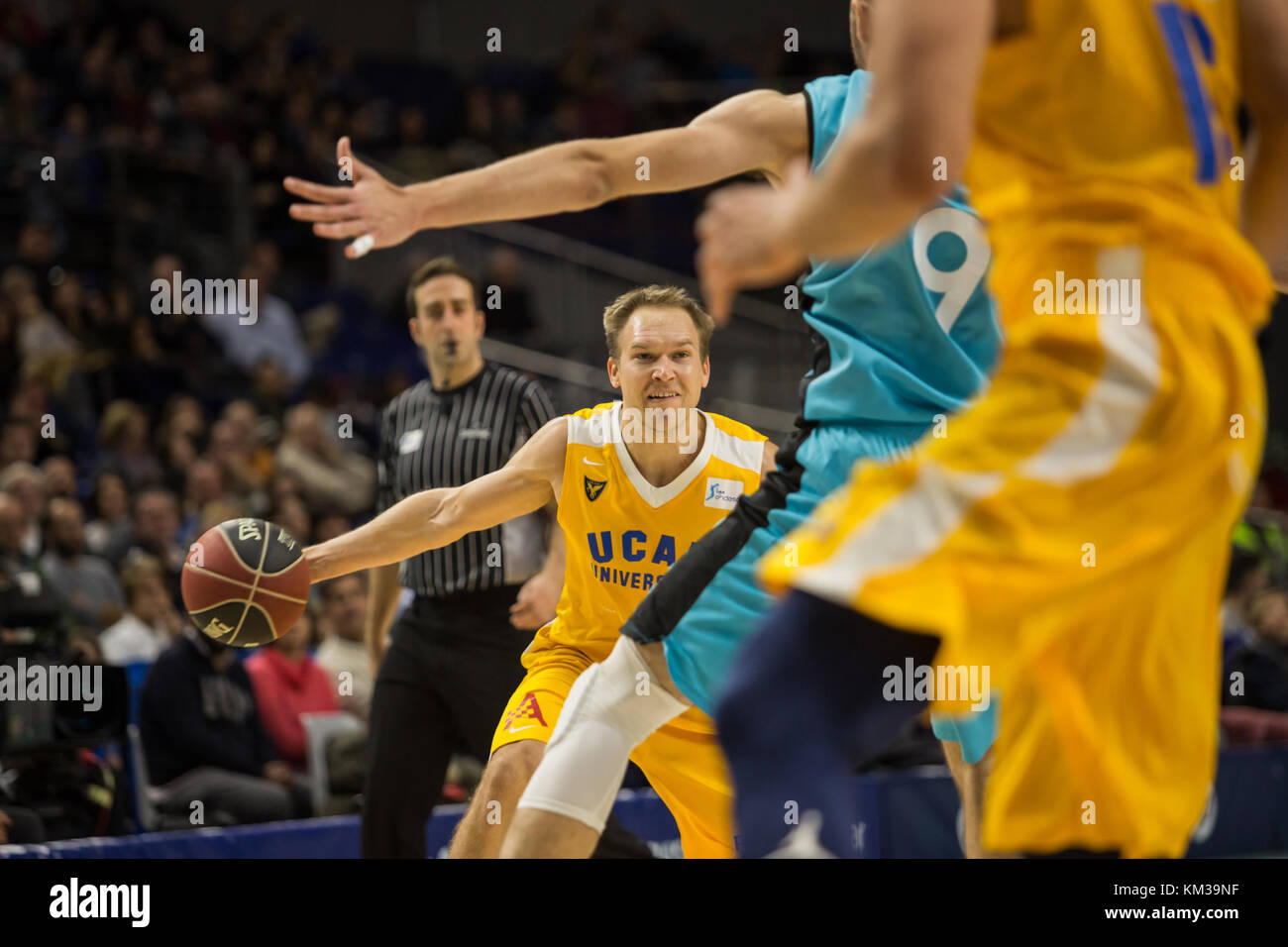 Madrid, Espagne. 03ème décembre 2017. Brad Oleson (au centre) lors de la victoire UCAM Murcia sur Movistar Estudiantes (79 -91) en Liga Endesa partie de saison régulière (jour 10) célébrée à Madrid au Centre Wizink. 3 décembre 2017. Crédit: Juan Carlos García Mate/Pacific Press/Alay Live News Banque D'Images