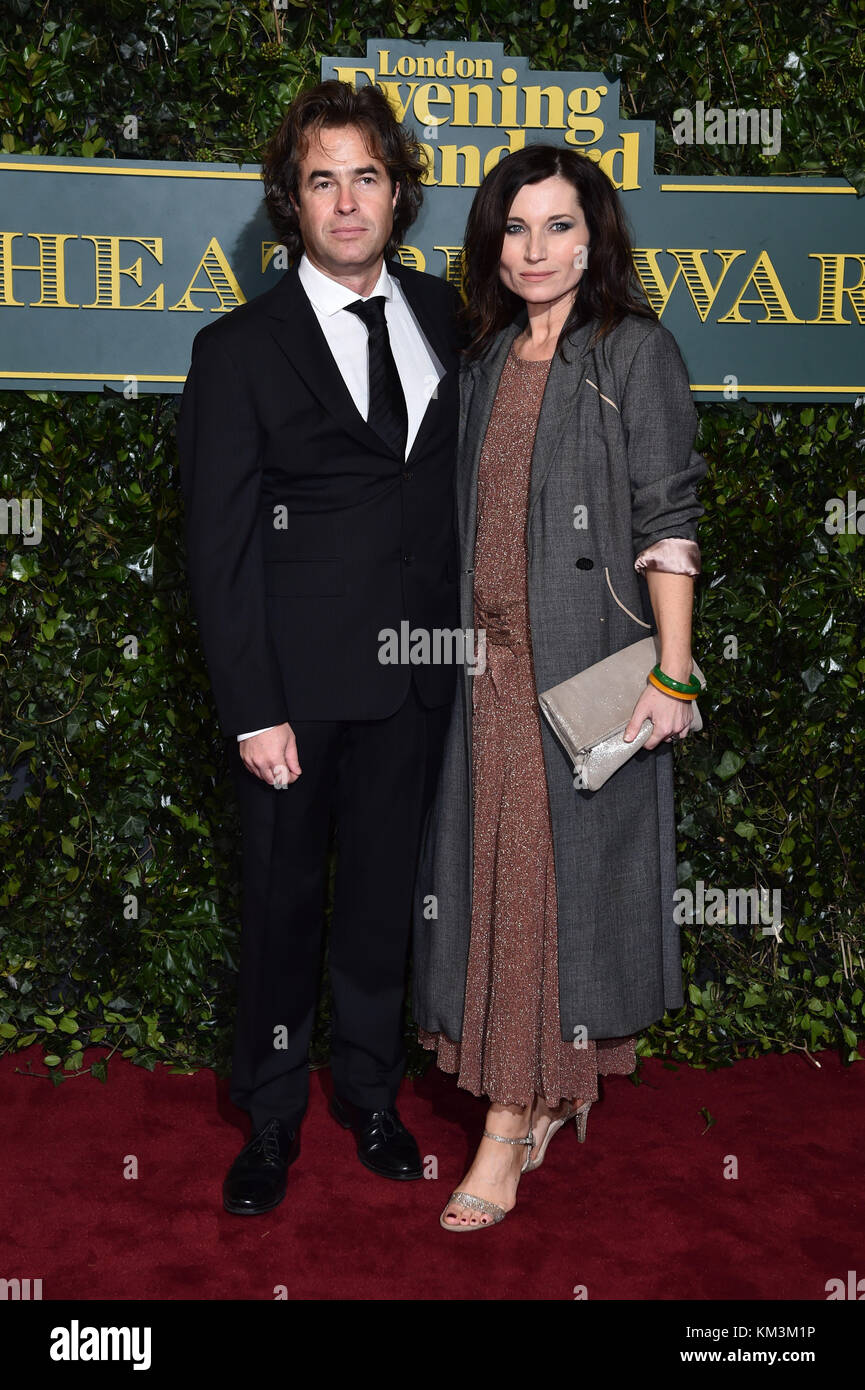 Kate Fleetwood et Rupert Goold assistant à l'Evening Standard Theatre Awards, au théâtre à Londres. ASSOCIATION DE PRESSE Photo. Photo date : dimanche 3 décembre 2016. Crédit photo doit se lire : Matt Crossick/PA Wire. Banque D'Images