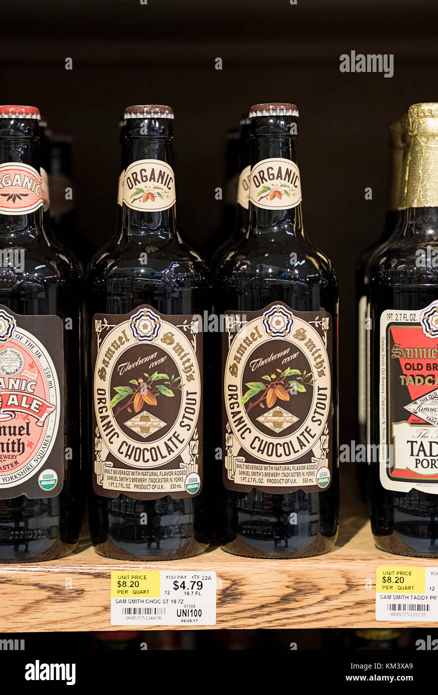Stout au chocolat biologiques importés pour la vente à la Food Bazaar supermarché dans la ville de Long Island qui se spécialise dans les articles internationaux Banque D'Images