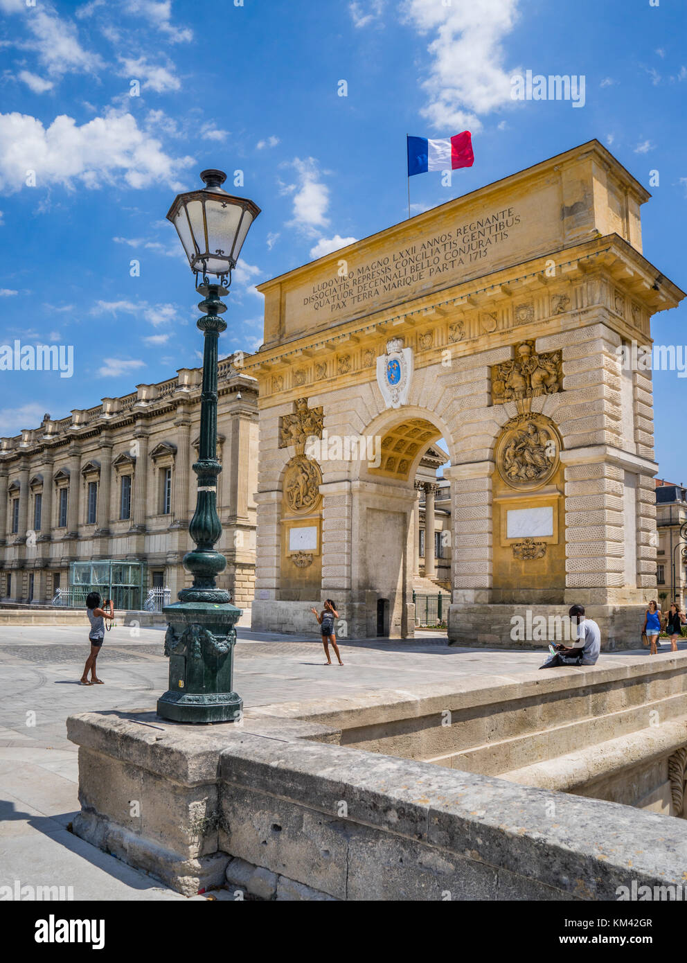 La France, l'Hérault, Montpellier, vue sur l'Arc de triomphe d'Porte du Peyrou vu de la Place Royale du Peyrou Banque D'Images