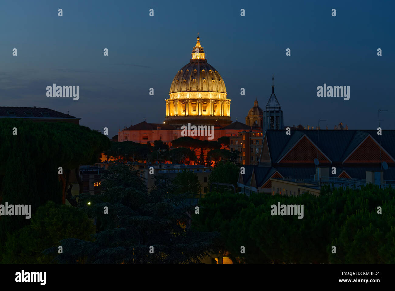 Von der Meerblick des hôtels 'Kasteel Bloemendal' auf die Kuppel des Petersdomes, Rom, Italie Banque D'Images