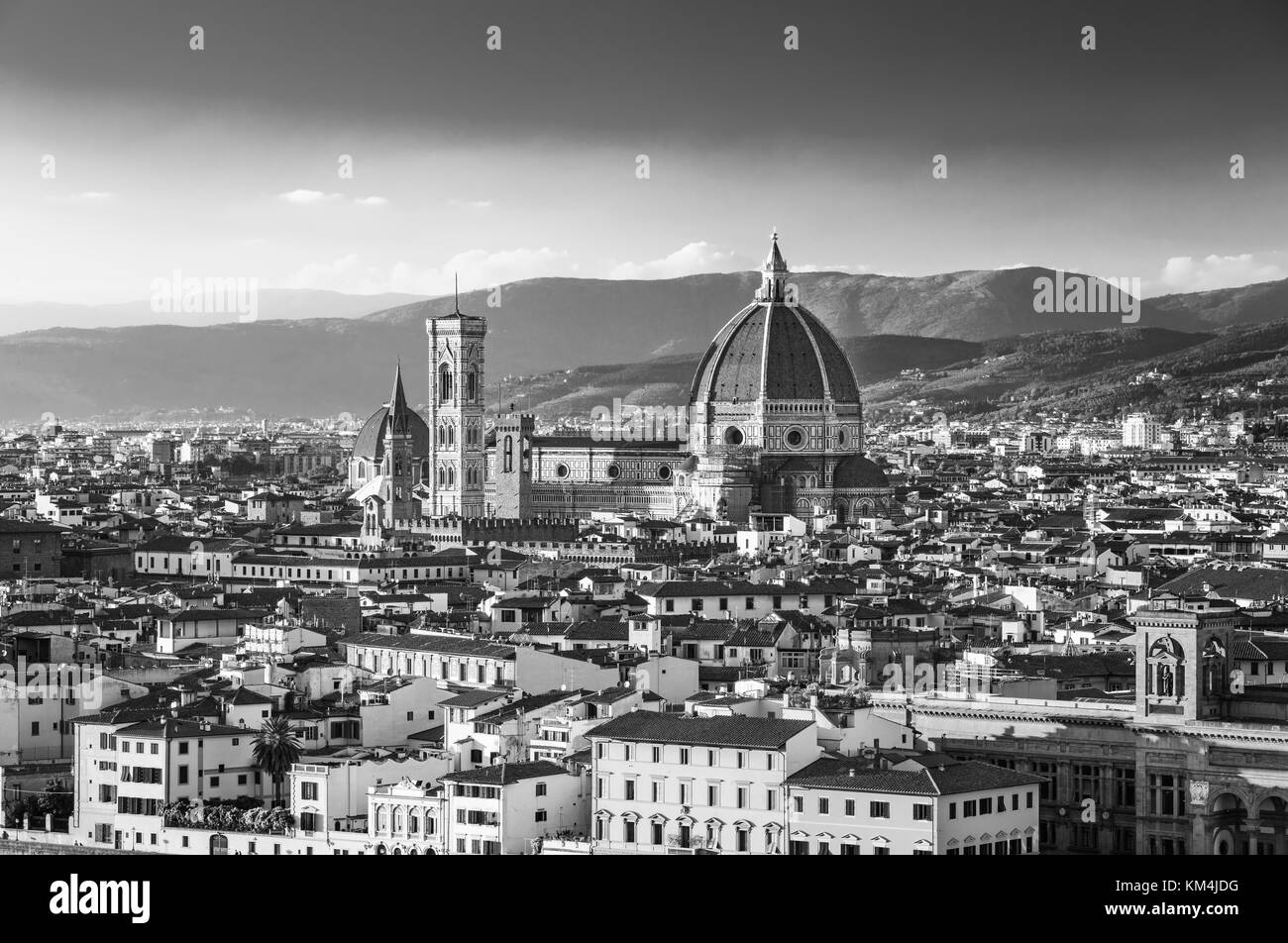 Belle vue sur le disque de la ville de Florence et la cathédrale au lever du soleil, Florence, Italie Banque D'Images