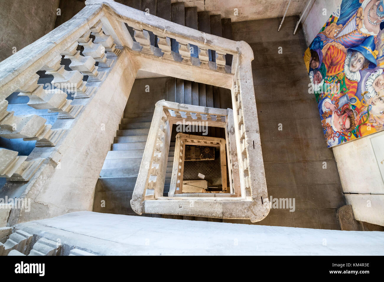Escalier du 17ème siècle dans l'abbaye de St Pierre, Brantôme, Périgord, Dordogne, France, Europe. Banque D'Images