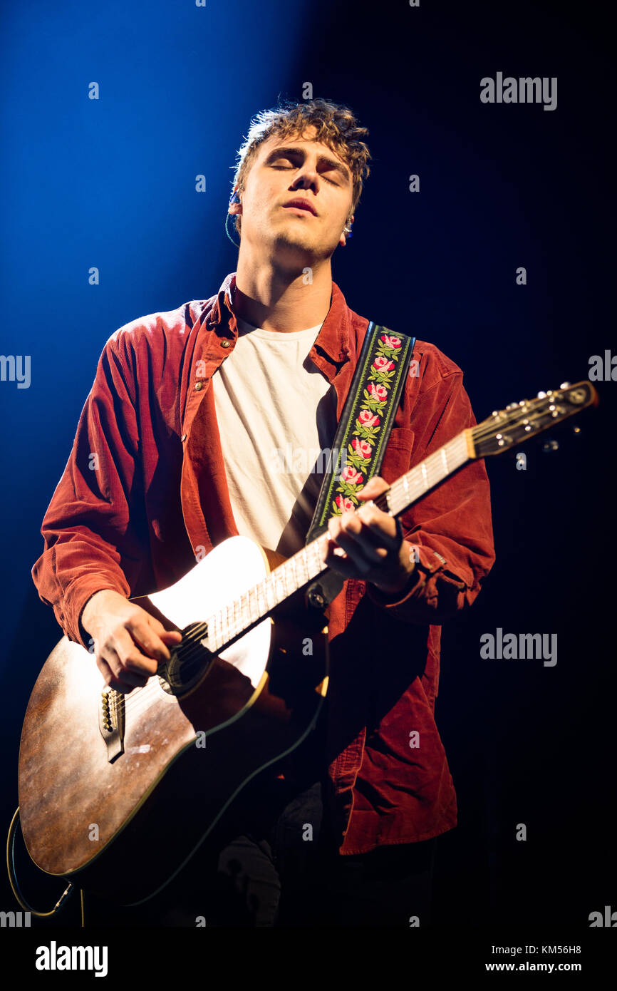 Le chanteur, compositeur et musicien australien Hein Cooper donne un concert à la Halle Mitsubishi Electric de Düsseldorf. Allemagne, 13/03 2017. Banque D'Images