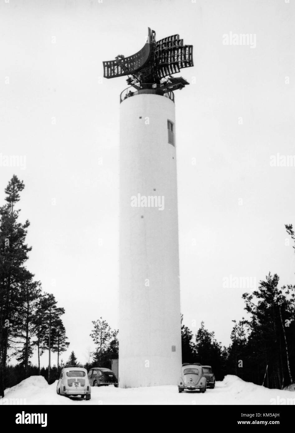 L’inauguration de l’aéroport d’Arlanda a marqué l’ouverture de l’un des aéroports les plus fréquentés de Suède. L'événement a mis en évidence l'équipement radar avancé utilisé pour le contrôle de la circulation aérienne, assurant des opérations sûres et efficaces. Banque D'Images
