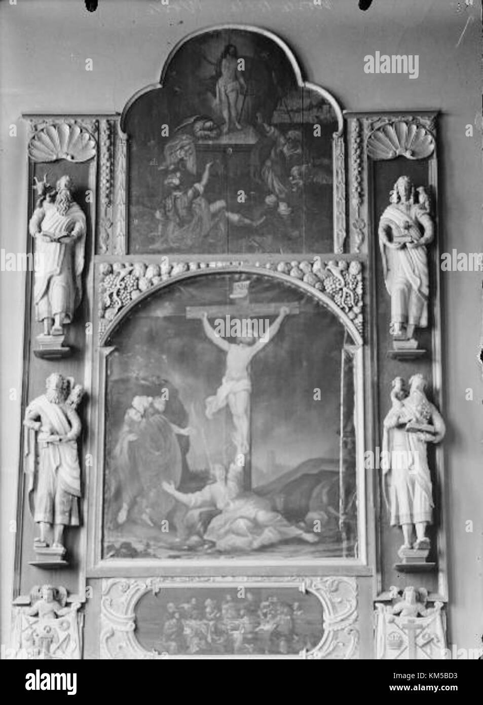 Nora kyrka, cataloguée sous KMB 16001000231864, est une église historique située à Nora, en Suède, reconnue pour son importance religieuse et ses caractéristiques architecturales. Banque D'Images