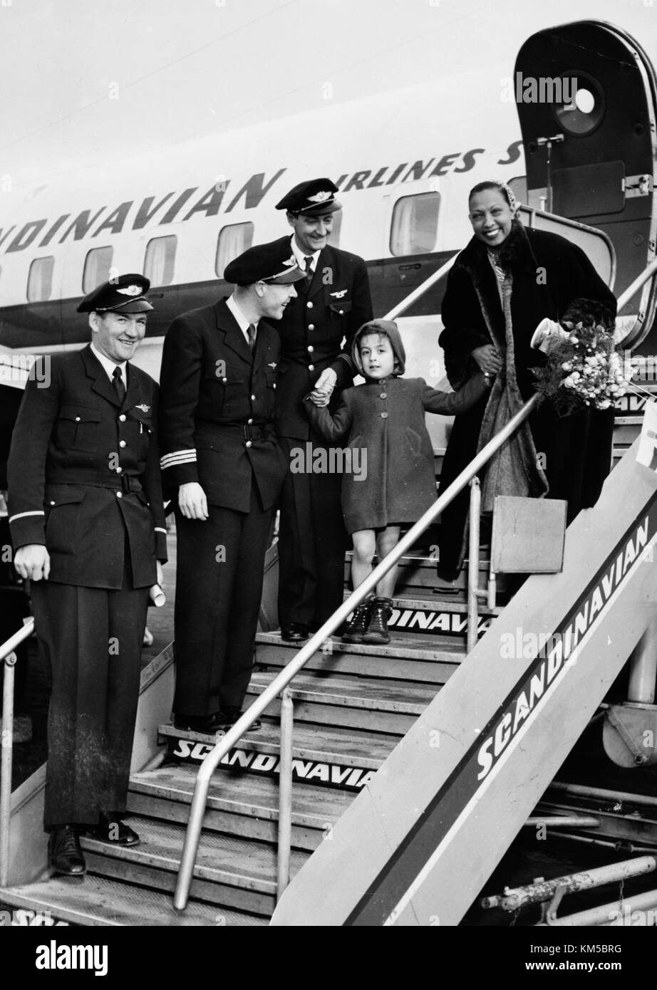 Josephine Baker était une artiste française emblématique née aux États-Unis, connue pour son rôle de pionnière dans le monde de la danse, de la musique et des droits civiques, devenant un symbole de résilience et d’importance culturelle. Banque D'Images