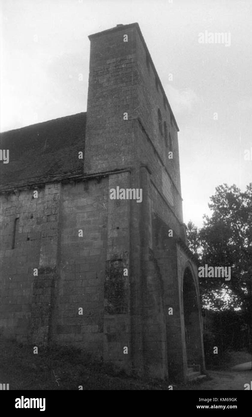 Les Eyzies-de-Tayac est une commune située en Dordogne, dans le sud-ouest de la France, célèbre pour ses grottes préhistoriques et ses sites archéologiques. La région a une grande importance historique dans la préhistoire humaine. Banque D'Images Les Eyzies-de-Tayac est une commune située en Dordogne, dans le sud-ouest de la France, célèbre pour ses grottes préhistoriques et ses sites archéologiques. La région a une grande importance historique dans la préhistoire humaine. Banque D'Images