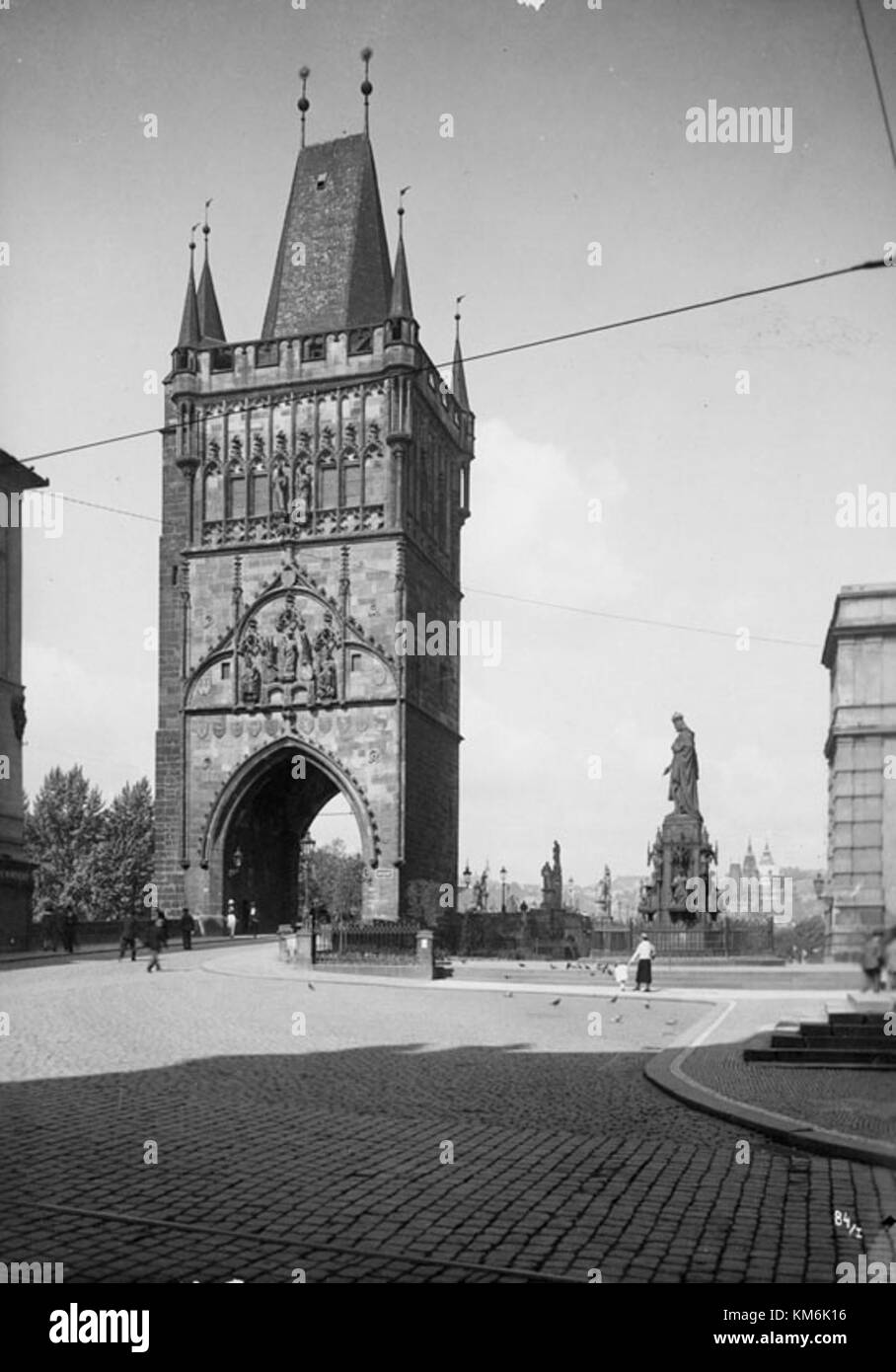 Prague, également connue sous le nom de Prag, est la capitale de la République tchèque. Il est réputé pour sa riche histoire, son architecture étonnante et son importance culturelle. La ville est classée au patrimoine mondial de l'UNESCO, connue pour ses monuments comme le château de Prague et le pont Charles. Banque D'Images