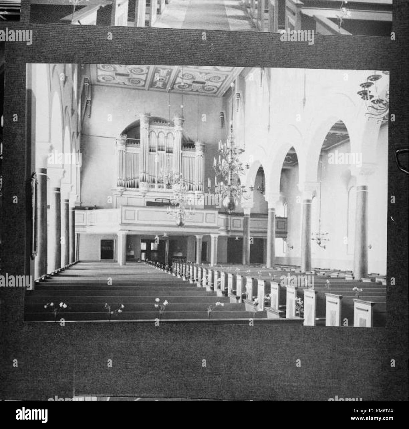 Nora kyrka est une église historique située à Nora, en Suède, connue pour son architecture romane du XIIe siècle. L'église est un monument culturel important et est cataloguée sous le numéro KMB 16001000, préservant son patrimoine historique et architectural. Banque D'Images