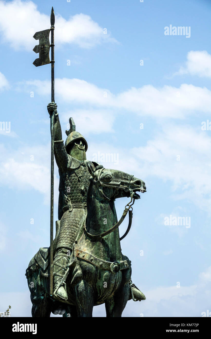 Porto Portugal,centre historique,se do Porto,Cathédrale de Porto,statue équestre,Vimara Peres,chevalier chrétien,armure,hispanique,immigrants,Frendm,Frendm Banque D'Images