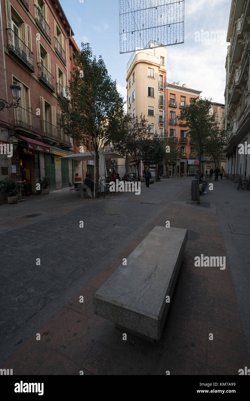 Vue sur le Palais Royal de Madrid et ses environs immédiats. Banque D'Images