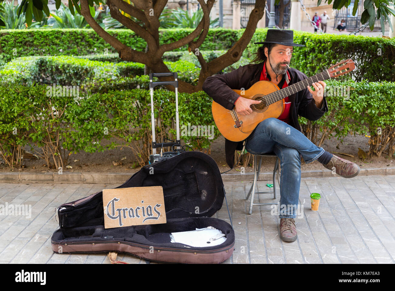 Guitariste espagnol de la rue dans la rue à Malaga, Espagne Photo Stock -  Alamy