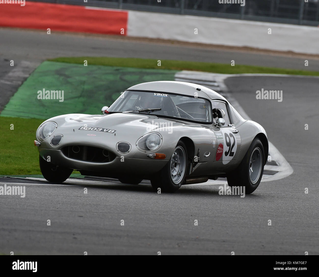 Julian Thomas, Calum Lockie, Jaguar E-Type, Jaguar Classic Challenge, Silverstone Classic, juillet 2017, Silverstone, années 60, Chris McEvoy, circuit r Banque D'Images